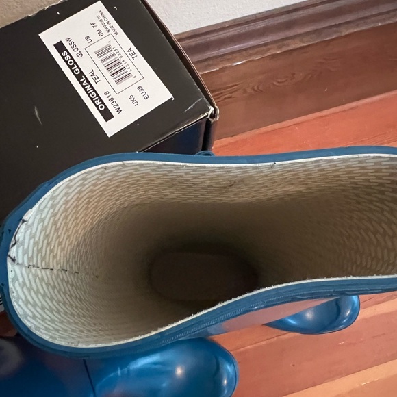 Hunter Gloss Teal Rain Boots - Picture 5 of 12